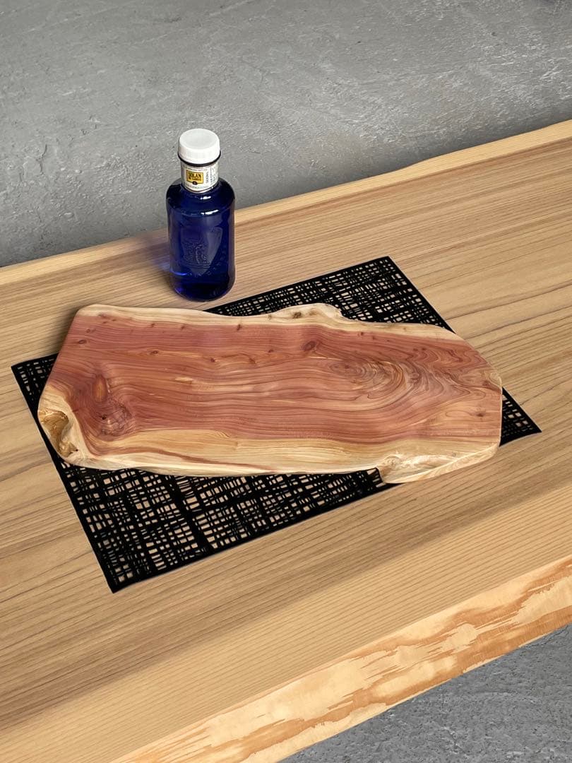 カッティングボード　プレート　まな板　カイヅカイブキ　レジン　木製