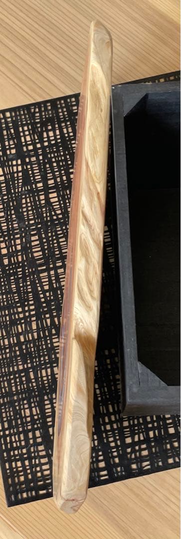 カッティングボード　プレート　まな板　カイヅカイブキ　レジン　木製