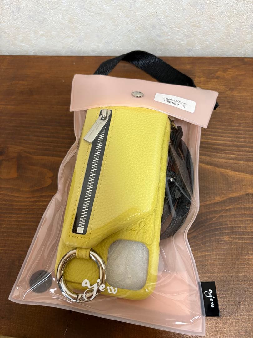 ajew イエローショルダーケース iPhone 12/12 Pro