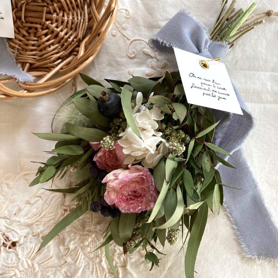 ラナンキュラスの小さなかごアレンジ&スワッグセット 〜春色飾り プレゼント〜