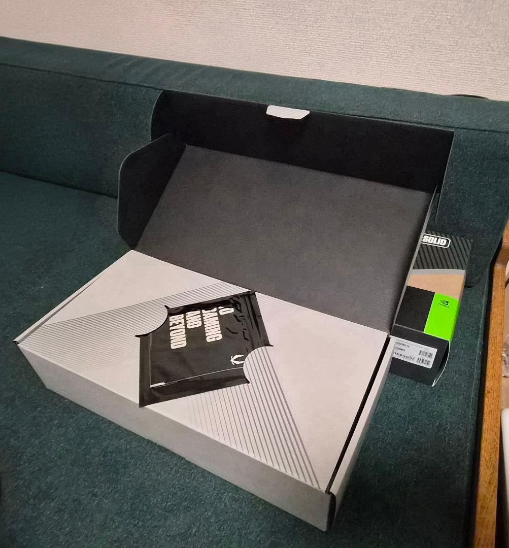 【美品】ZOTAC GeForceRTX5070 SOLID OC 12GB