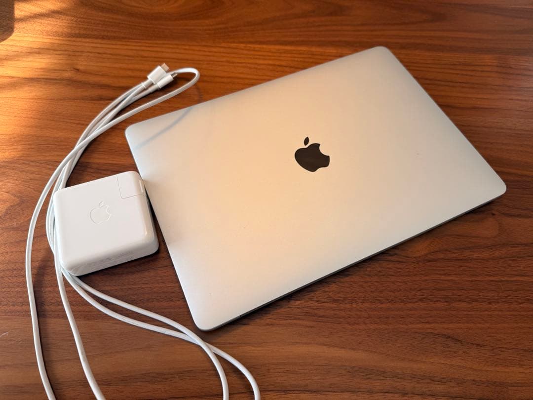 MacBook Pro 日本語配列 充電器付き