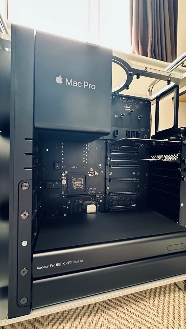 Mac Pro 2019 8コア/メモリ32GB SSD1TB