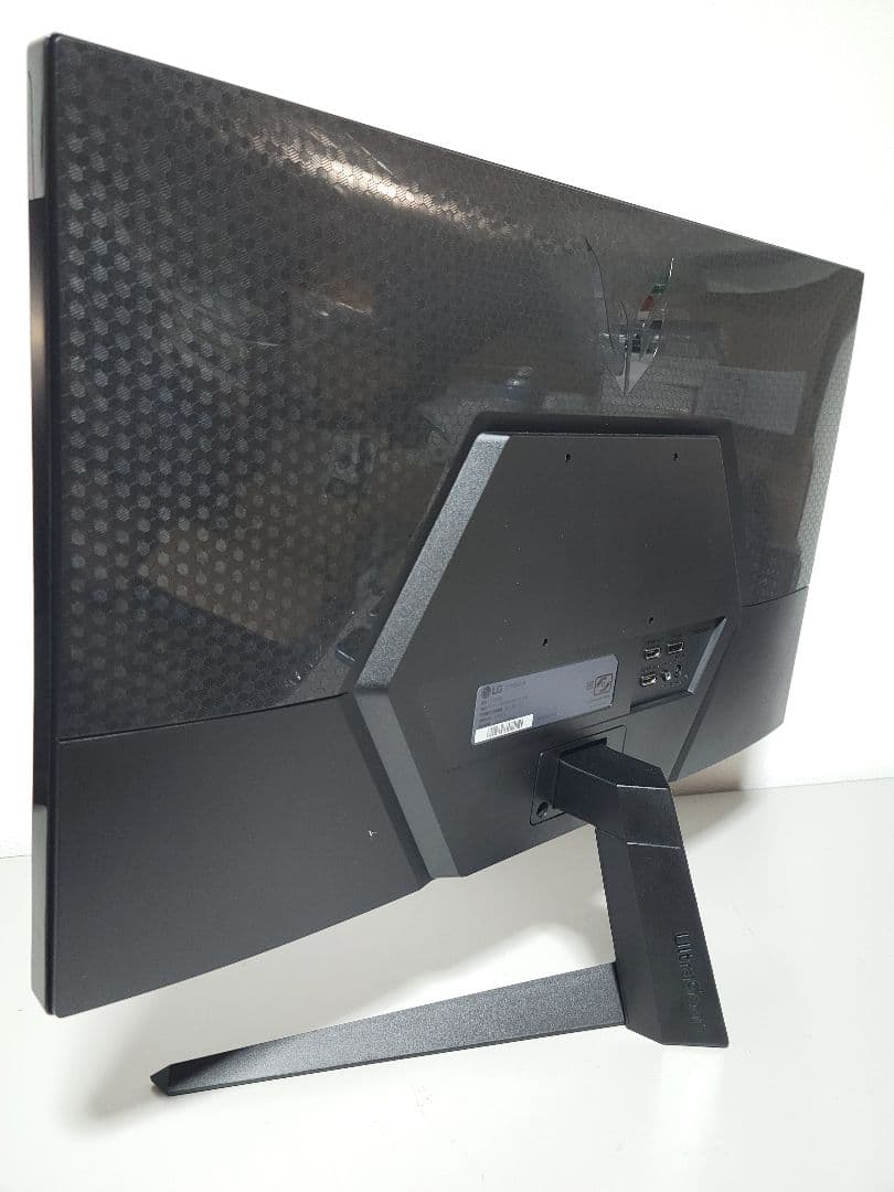 美品 LG 27インチゲーミングモニター UltraGear 27GQ50F