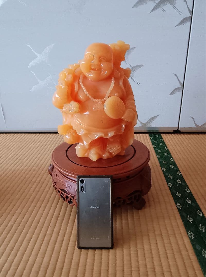 琥珀色の布袋様 彫刻 木製台座付き　3月8日まで