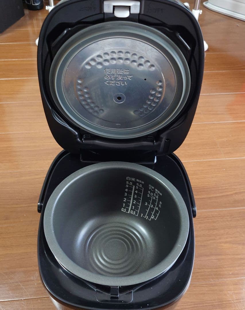 TOSHIBA IH炊飯器 RC-10VRTBK