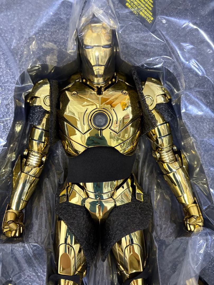たにしんホットトイズ　アイアンマンマーク3 ゴールドカラー版