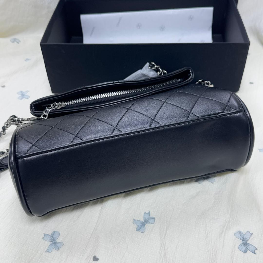 VIP限定ブラックレザー ショルダーバッグ