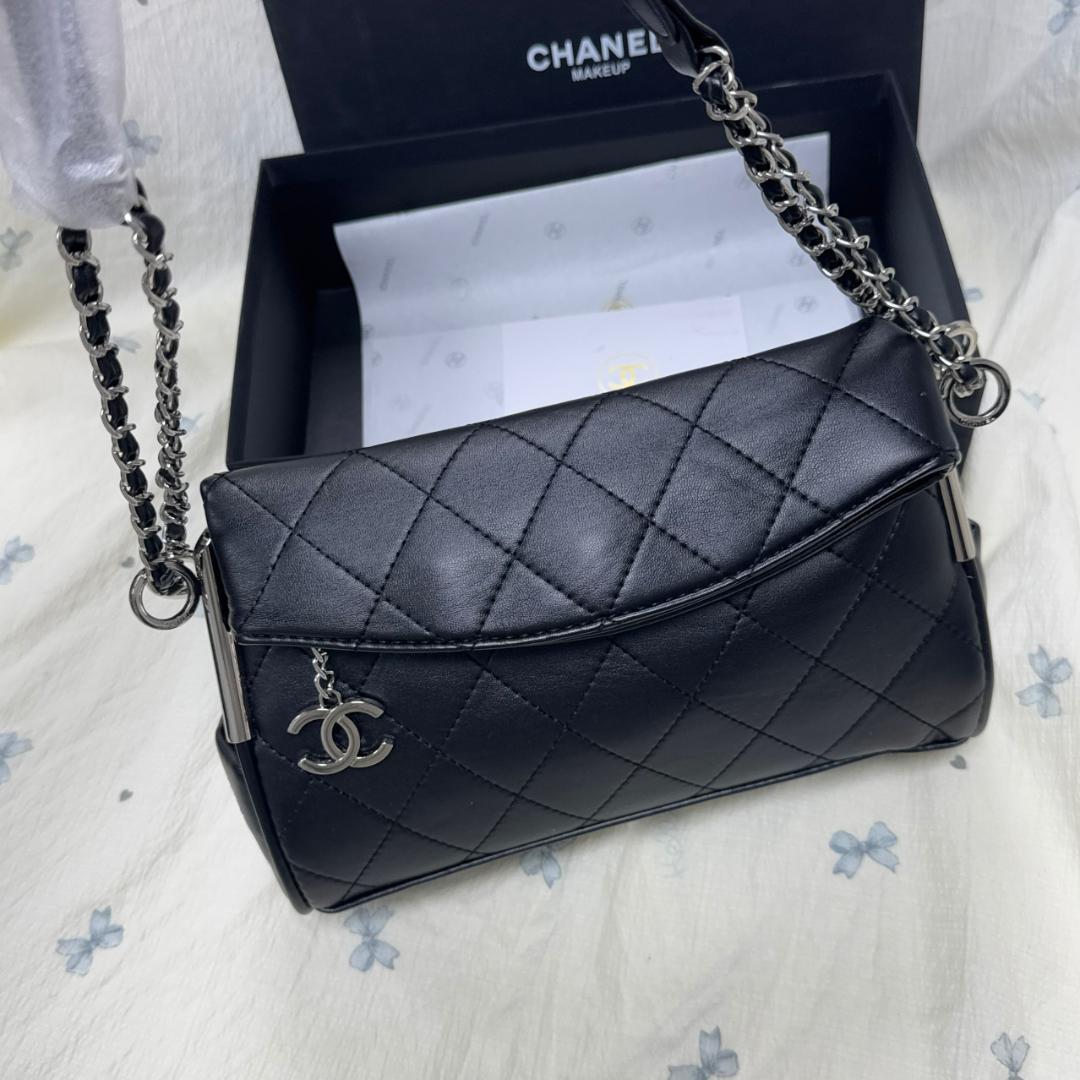 VIP限定ブラックレザー ショルダーバッグ