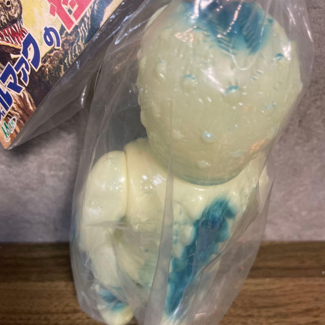 未開封未使用ブルマァク世紀大怪獣復刻版　畜光ミニラ　ソフビ