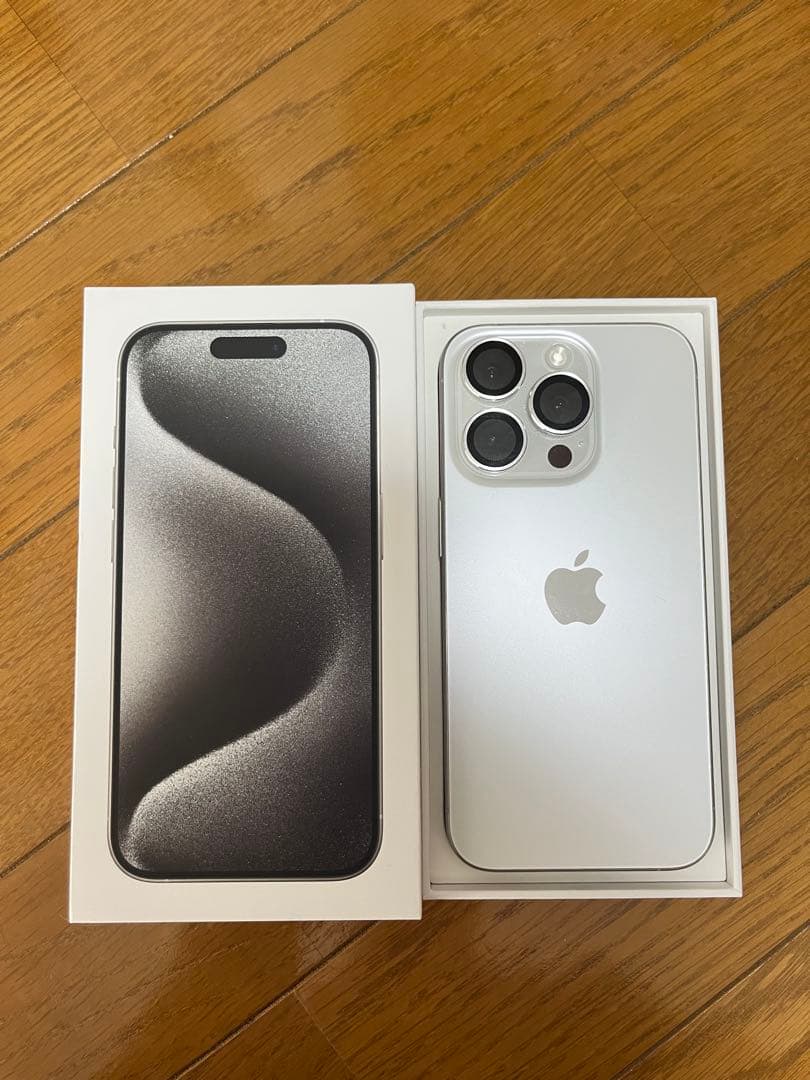 iPhone 15 Pro 本体　新品ガラスフィルム付