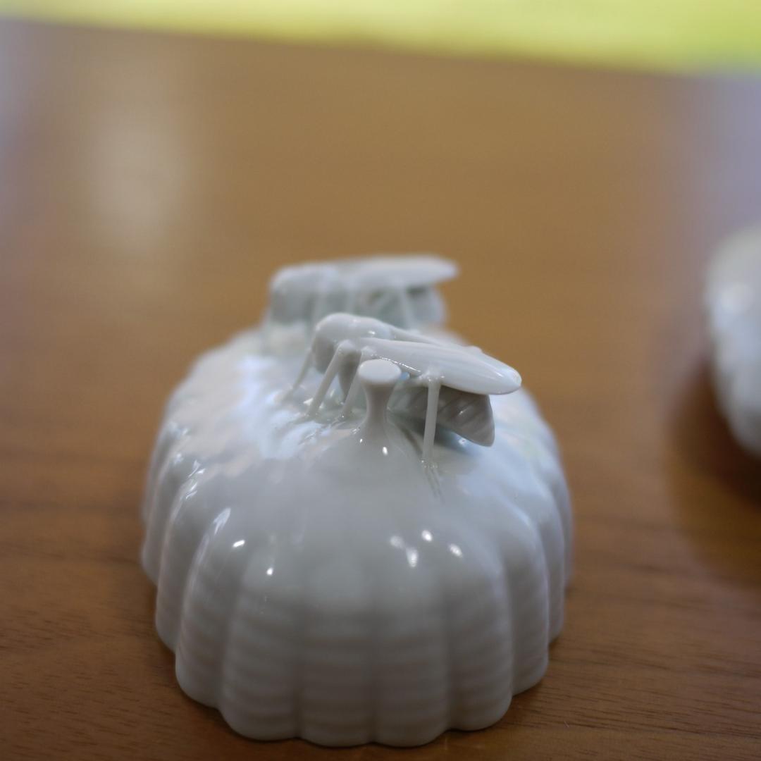 赤松白斎　蜂巣　白磁香合　透かし彫　白林窯　兵庫神崎　厄除け魔除け 縁起物仏像