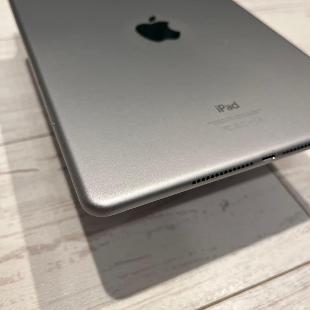 Apple iPad Air2 64GBスペースグレー