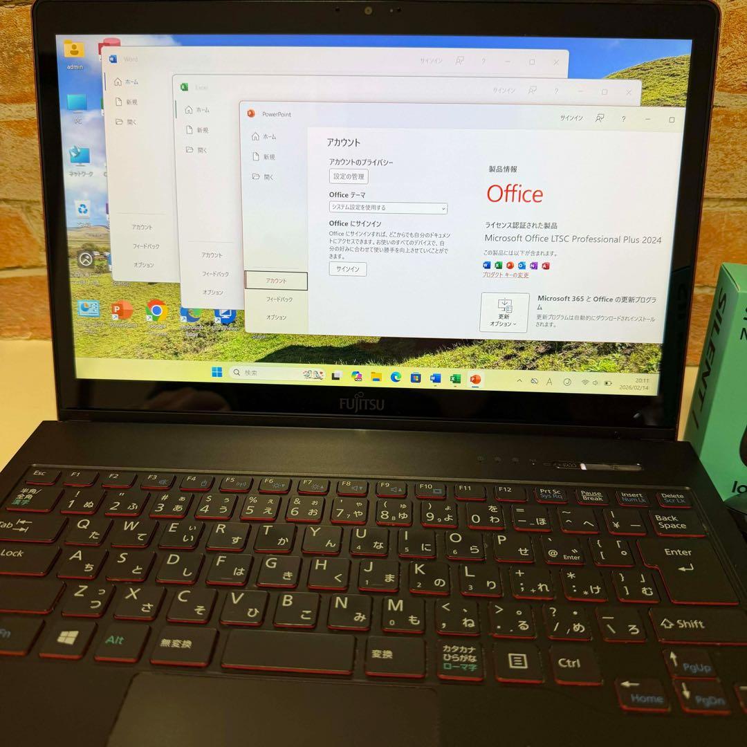 美品　富士通タッチ2K画面ノートPC Corei5 SSD128GB Win11