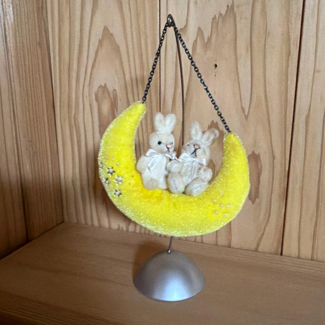 三日月　ウサギ　うさぎ　置き物　卓上飾り