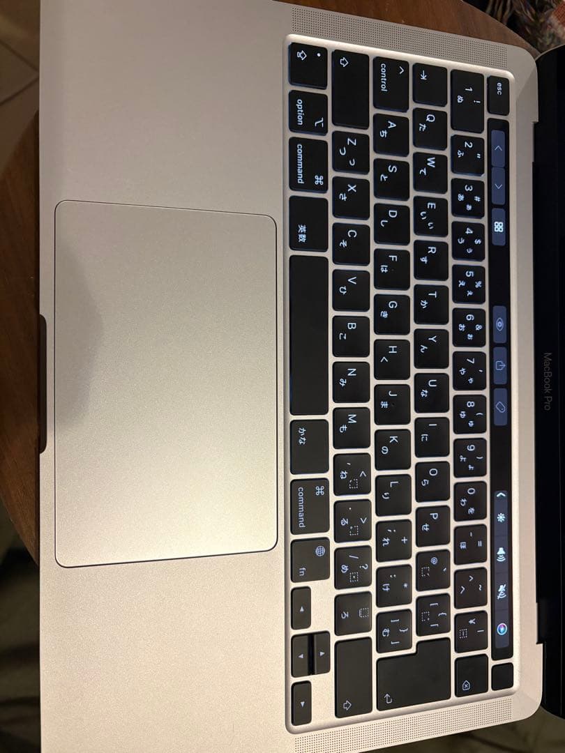 MacBook pro 13inch M1チップ搭載