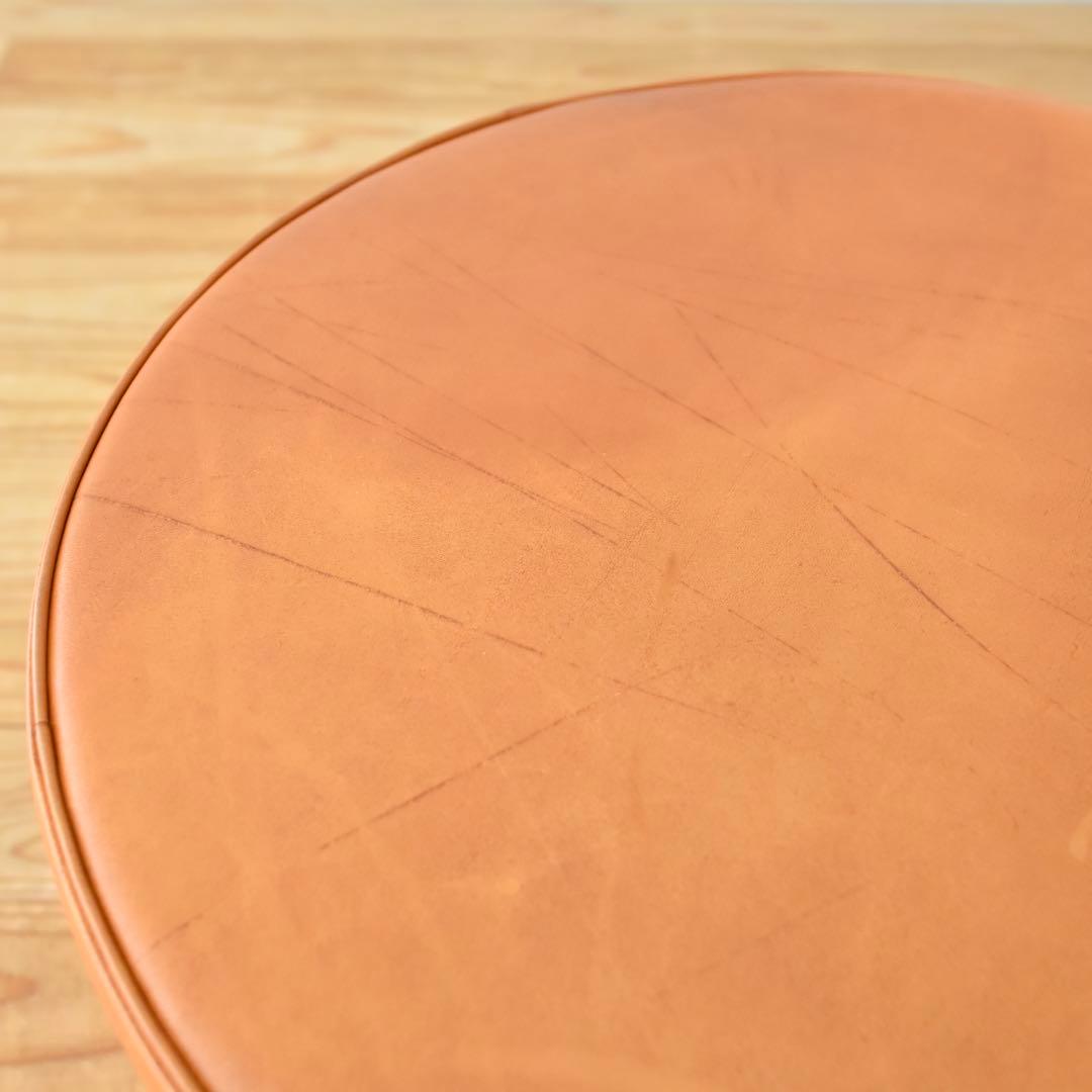 デンマーク Ivan Schlechter Foot Stool 本革オットマン