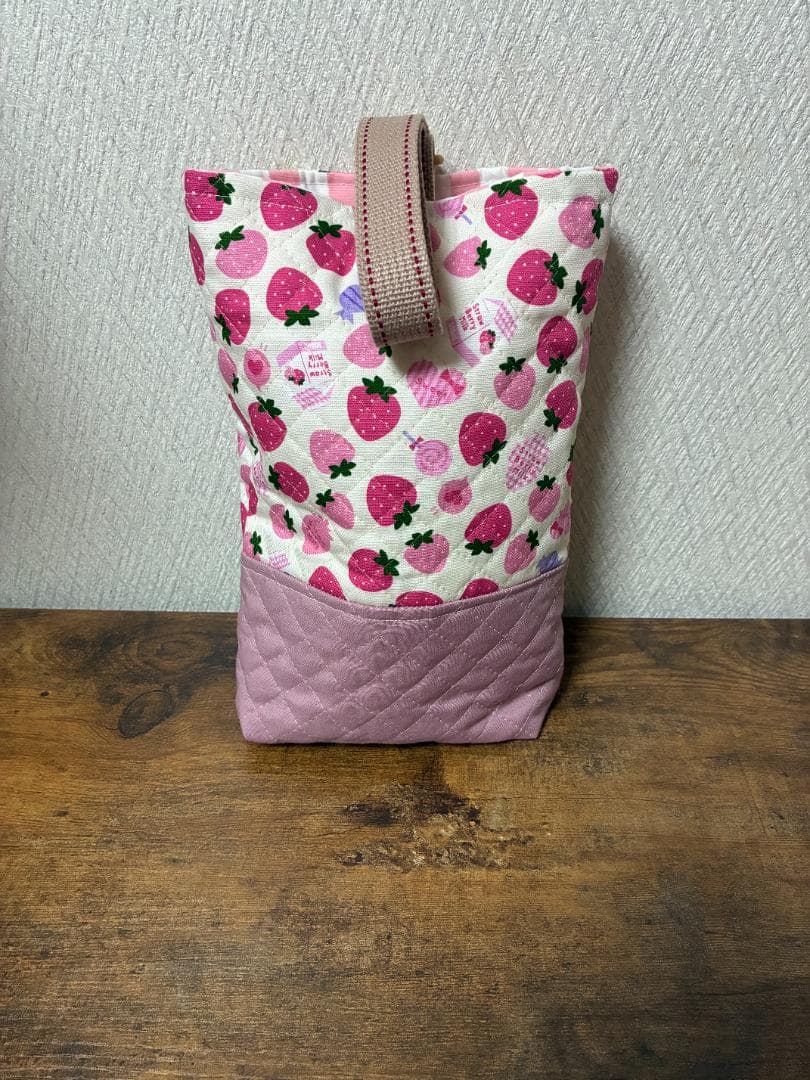ハンドメイド　入園　入学７点セット　女の子用（イチゴ柄）