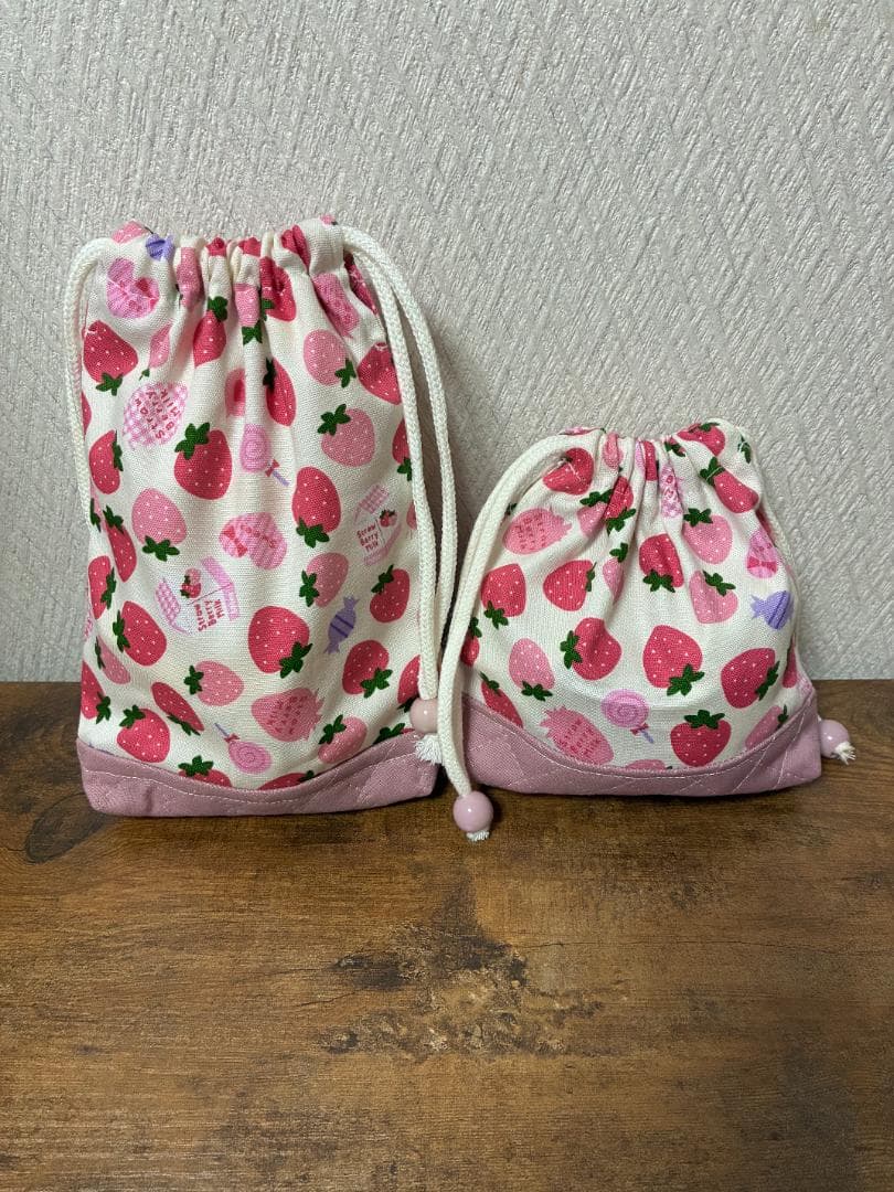 ハンドメイド　入園　入学７点セット　女の子用（イチゴ柄）