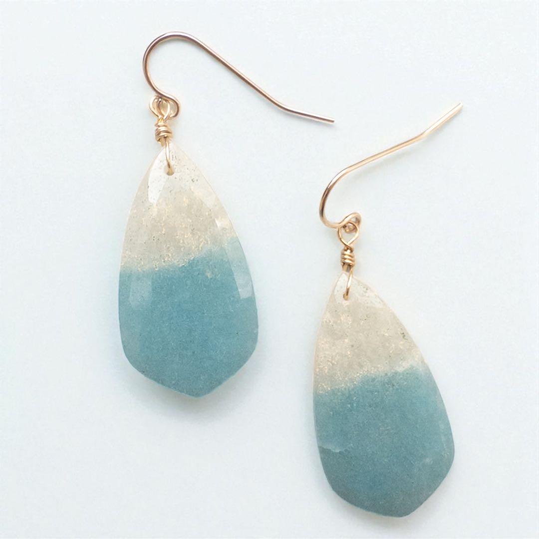 No.552【再販】✨天然石✨バイカラートロレアイトの一粒ピアス　14kgf