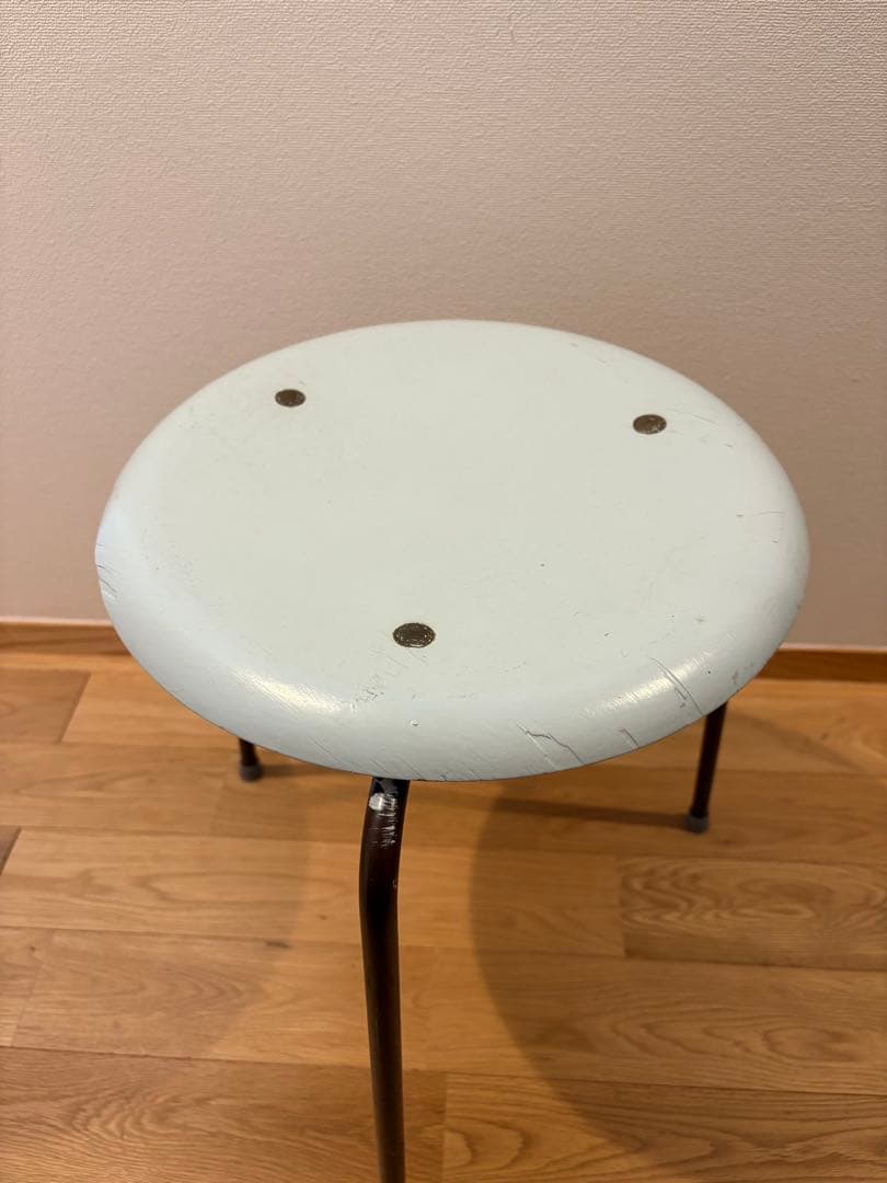 限定特価希少Fritz Hansen(フリッツ ハンセン)社ドットスツール3本脚