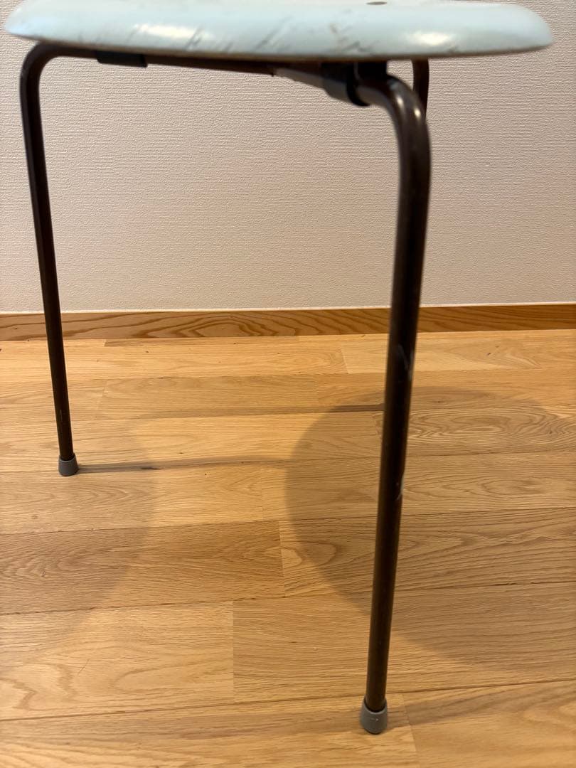 限定特価希少Fritz Hansen(フリッツ ハンセン)社ドットスツール3本脚