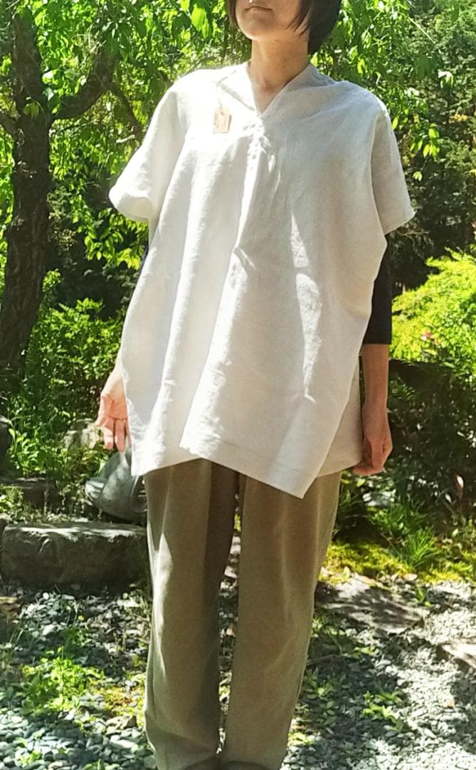 リネンの貫頭衣風トップス