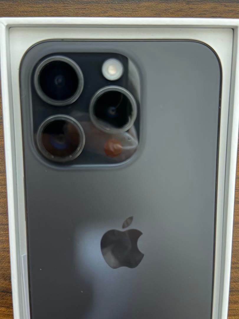 Apple iPhone 15 Pro ナチュラルチタニウム 256GB