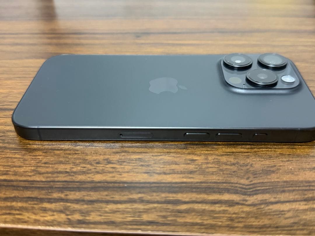 Apple iPhone 15 Pro ナチュラルチタニウム 256GB