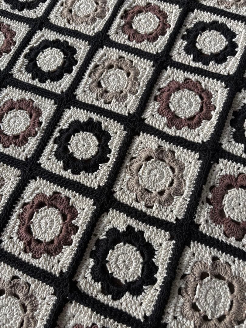 手編み 花模様 グラニースクエア ブランケット