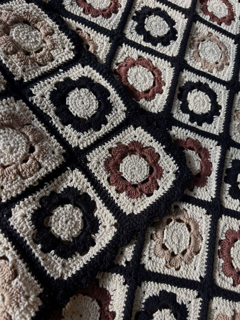 手編み 花模様 グラニースクエア ブランケット