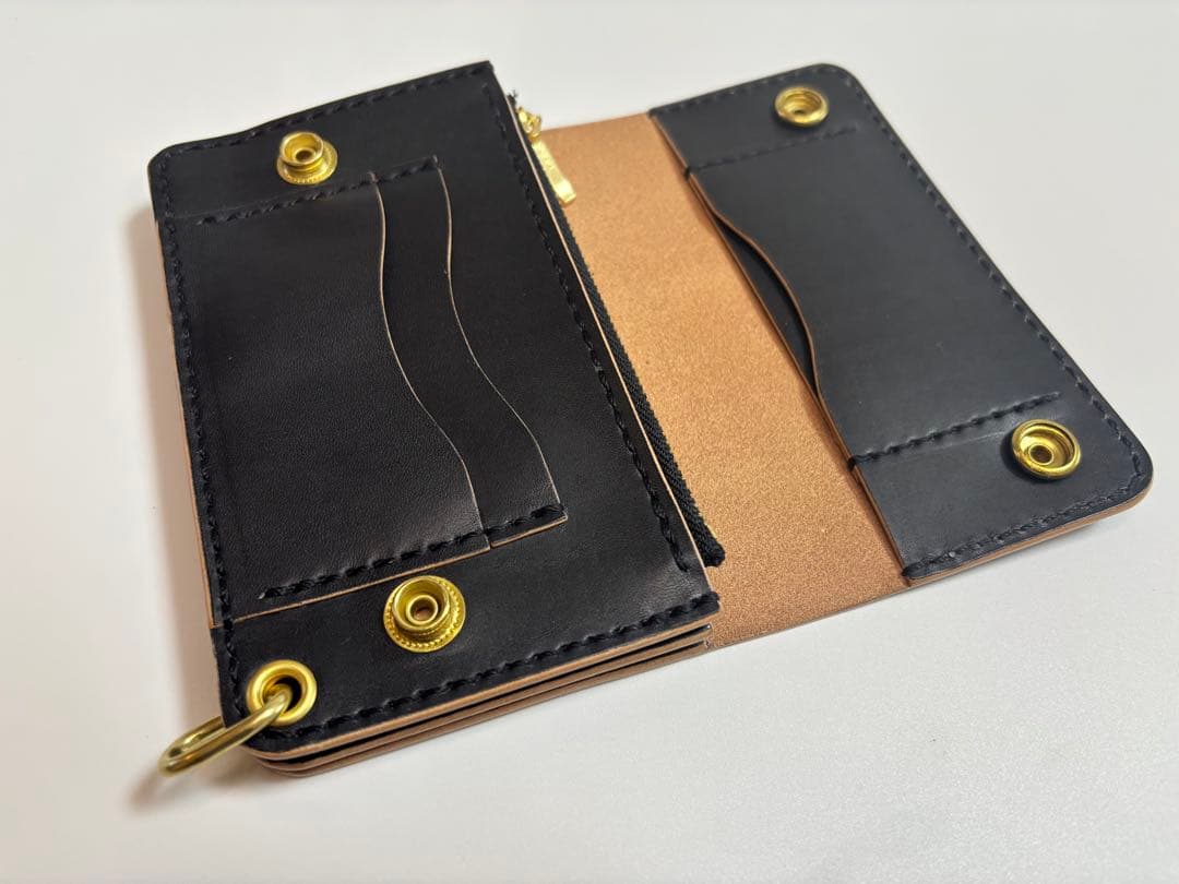 黒　ヌメ革　茶芯　丘染　トラッカーウォレット　3層　真鍮 ミドル