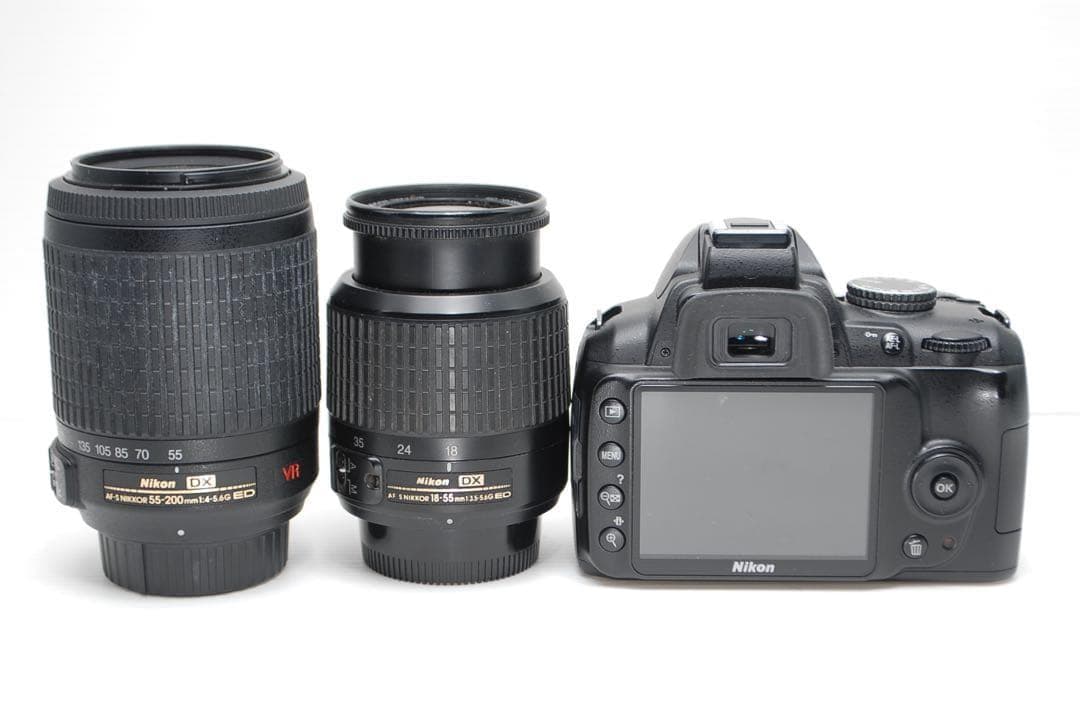 ⭐︎Nikon D3000⭐︎操作性抜群 美品 軽量で持ち運びがラク コンパクト