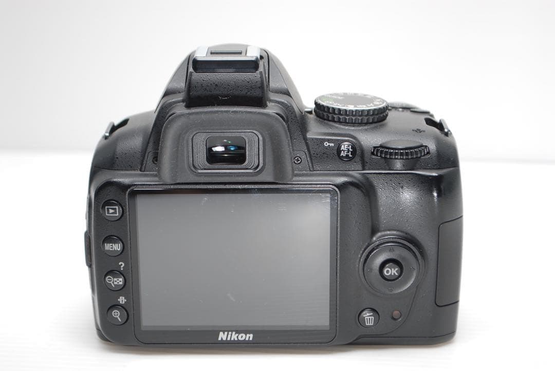 ⭐︎Nikon D3000⭐︎操作性抜群 美品 軽量で持ち運びがラク コンパクト