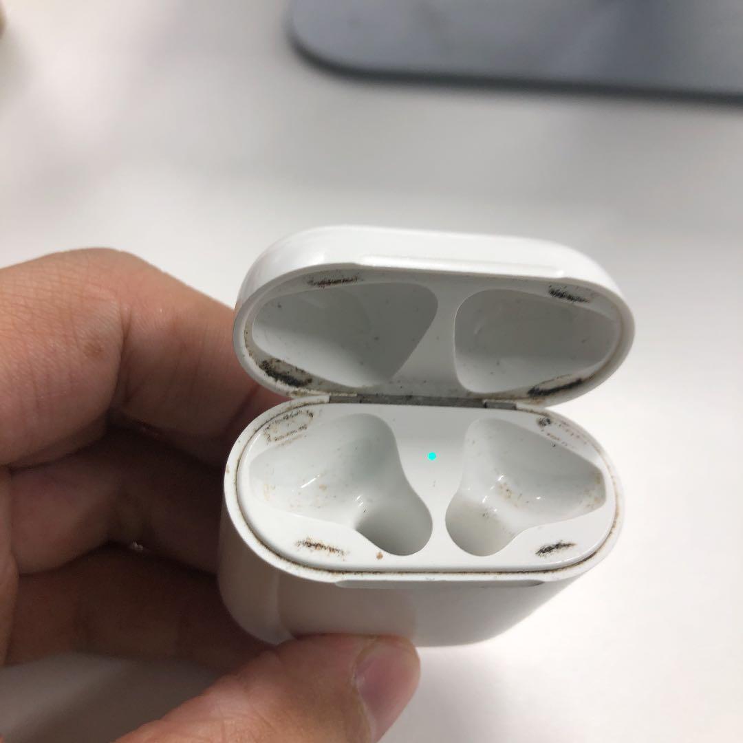 AirPods2 充電器+左耳　（別売りアリ）