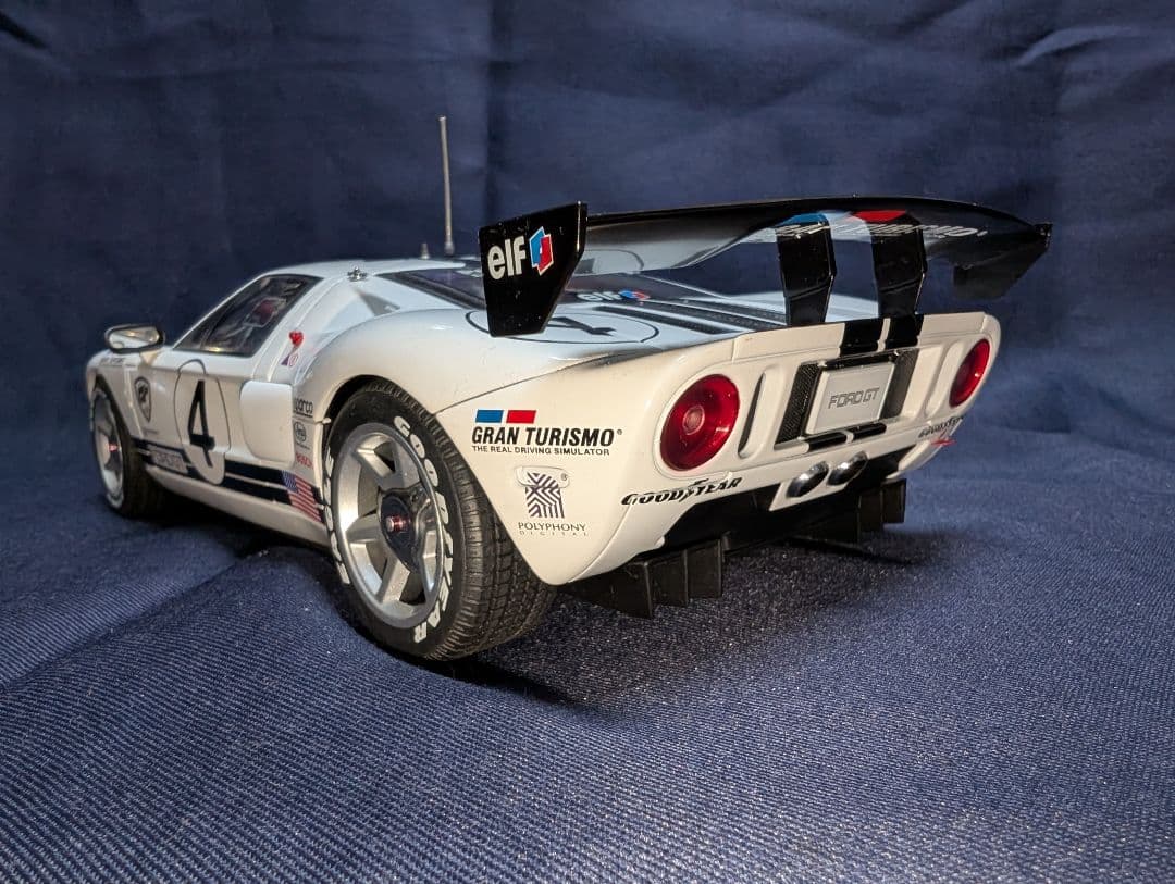 オートアート1/18　フォード GT LM RACE CARSpecⅡ