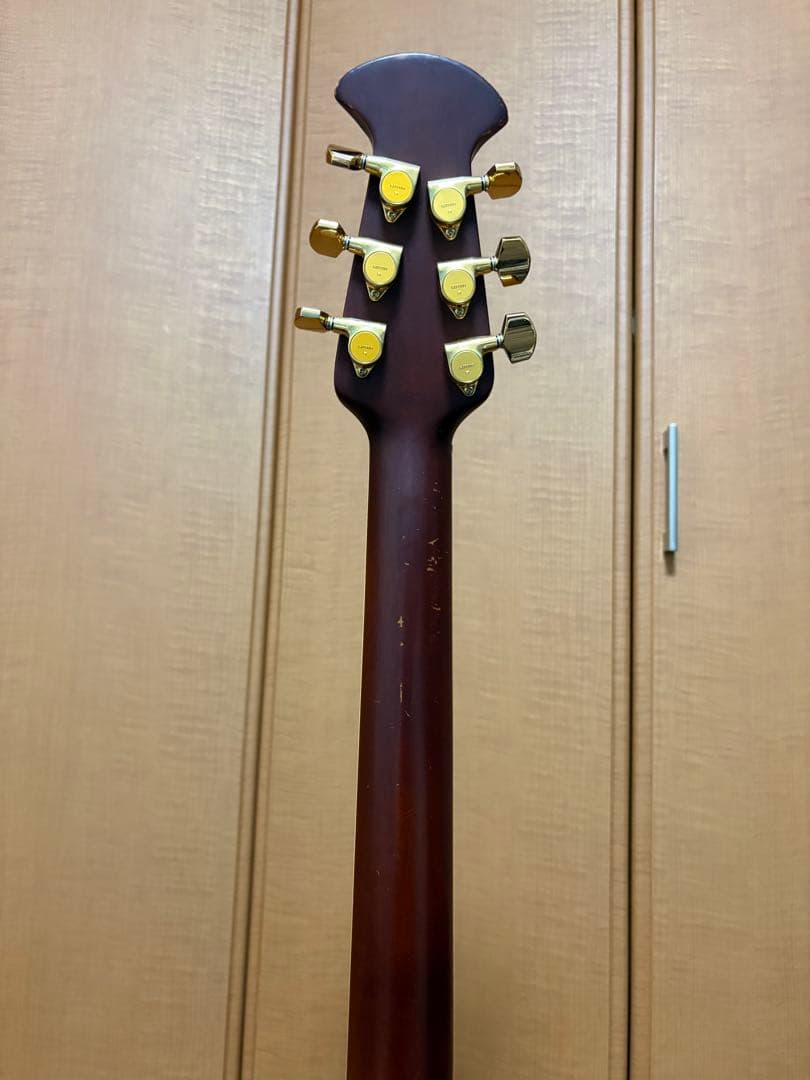 Ovation celebrity エレアコ パールホワイト