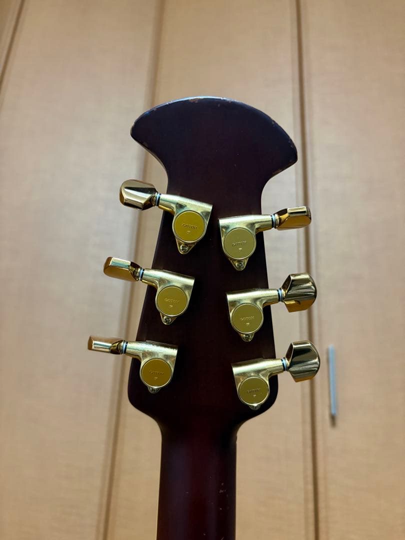 Ovation celebrity エレアコ パールホワイト