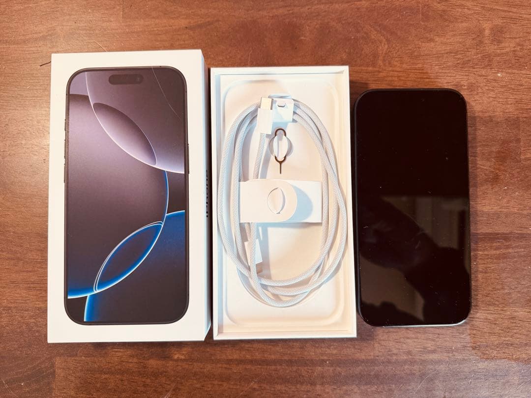 iPhone 16 Pro 128gb ブラックチタニウム　本体　SIMフリー