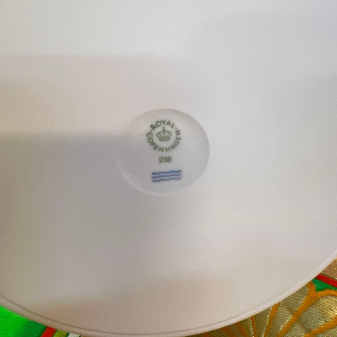 【未使用品】ロイヤルコペンハーゲン　ホワイト　メガ 蓋付 オーブンウェア L