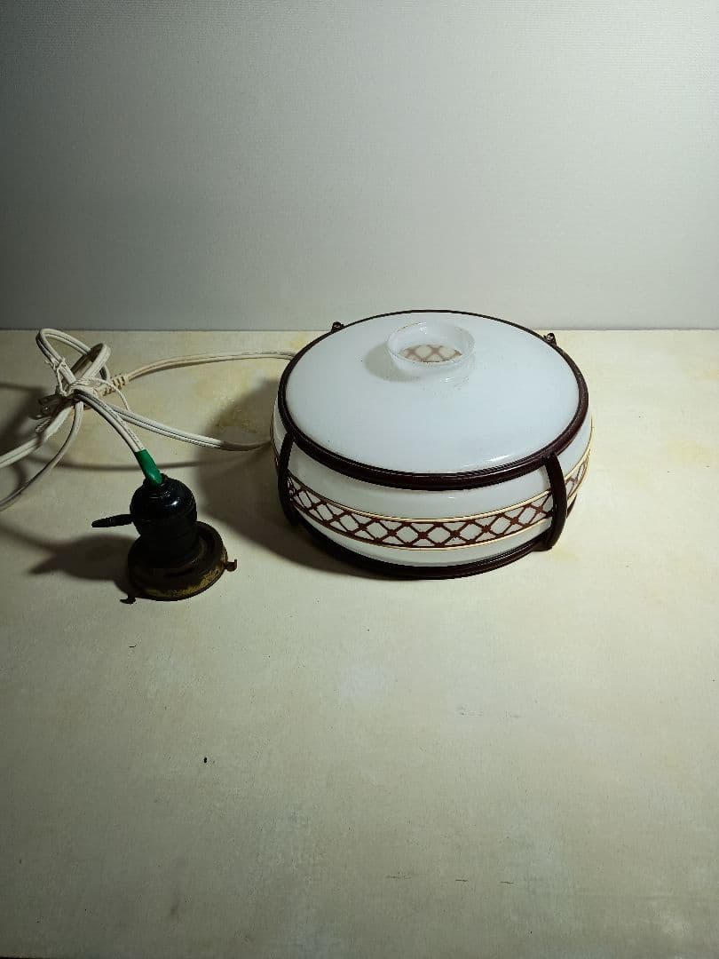 昭和レトロ 乳白色ガラス 電笠 プラスチック飾り