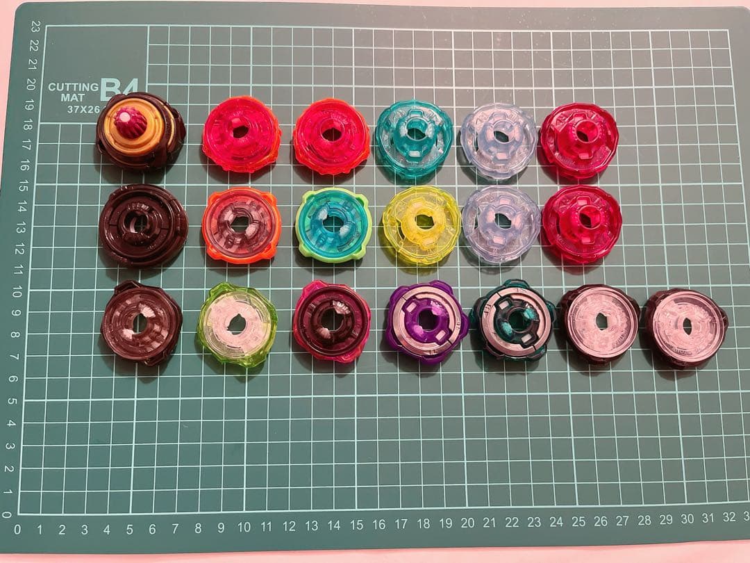 ベイブレードx まとめ売り パーツ100点以上 ブレード ラチェット ビット