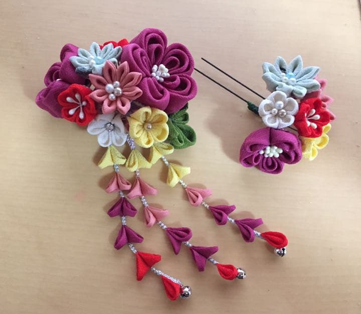 つまみ細工 小花の花束のような髪飾り 七五三  成人式