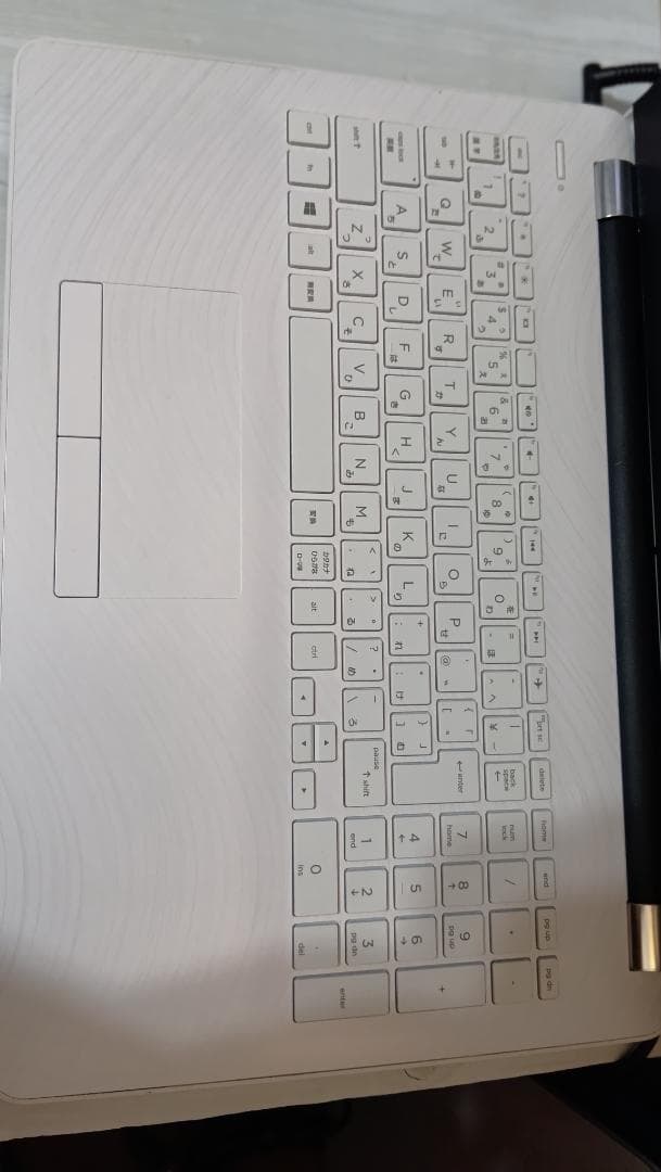 Hp Laptop 15-bs009TU 7世代i5 マーブル調パームレスト