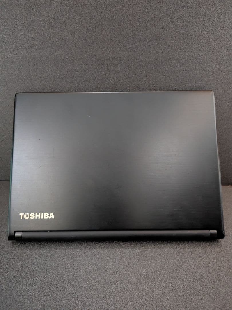 軽量PC　Dynabook R73/B Windows11