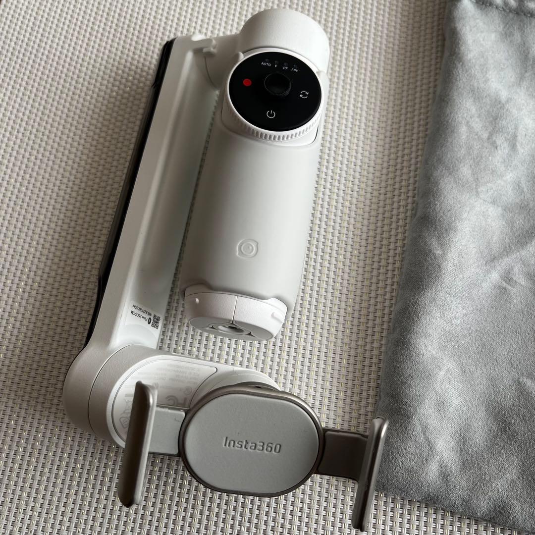 【美品】Insta360 Flow スマートフォン用スタビライザー ホワイト