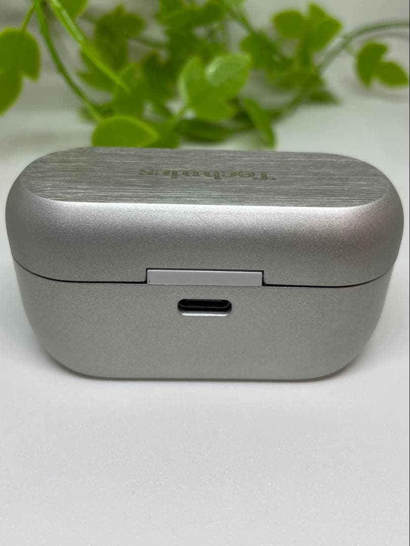 Technics EAH-AZ80 シルバー　充電ケースのみ　美品　26-4