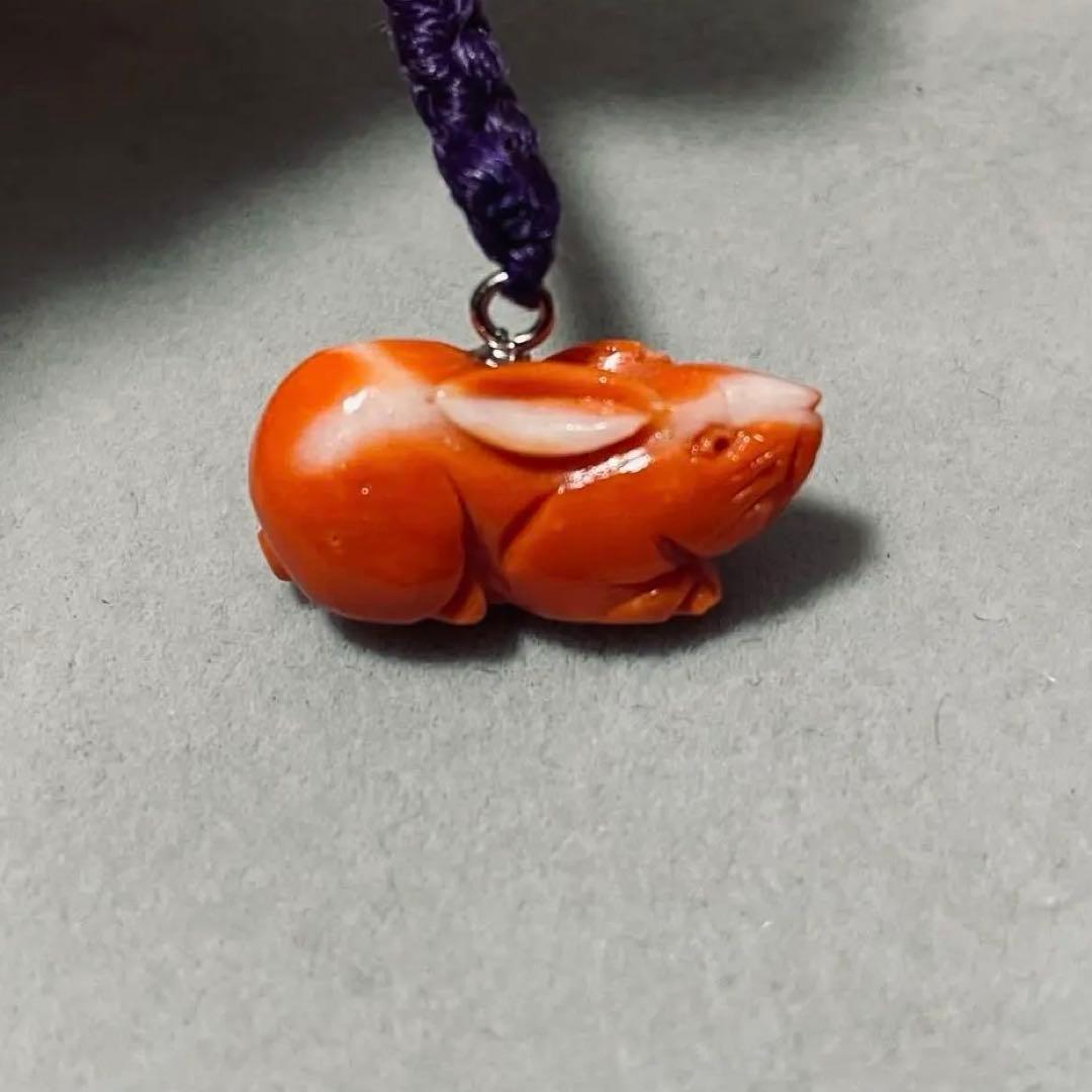 本珊瑚　赤珊瑚　うさぎ　ストラップ　チャーム　根付け　宝石珊瑚　珊瑚彫刻　お守り