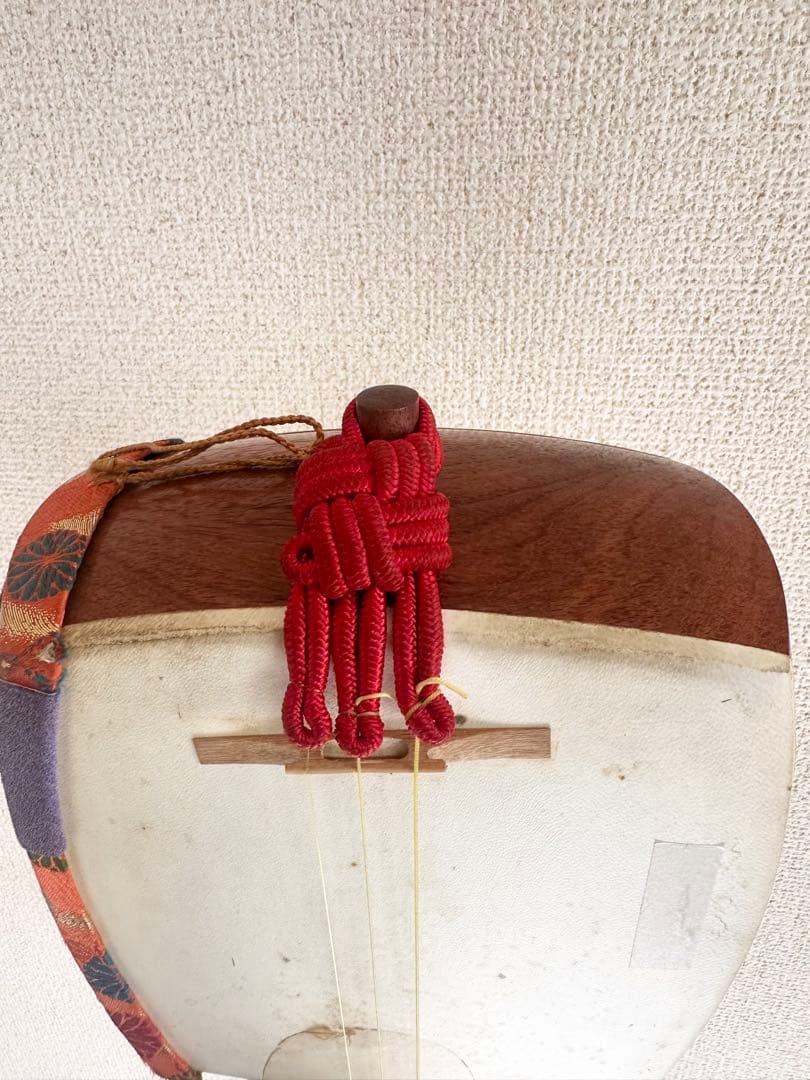 沖縄三線風 和楽器 本体＋撥付き 人工皮　三味線 練習用 胴巻き（和柄）付き