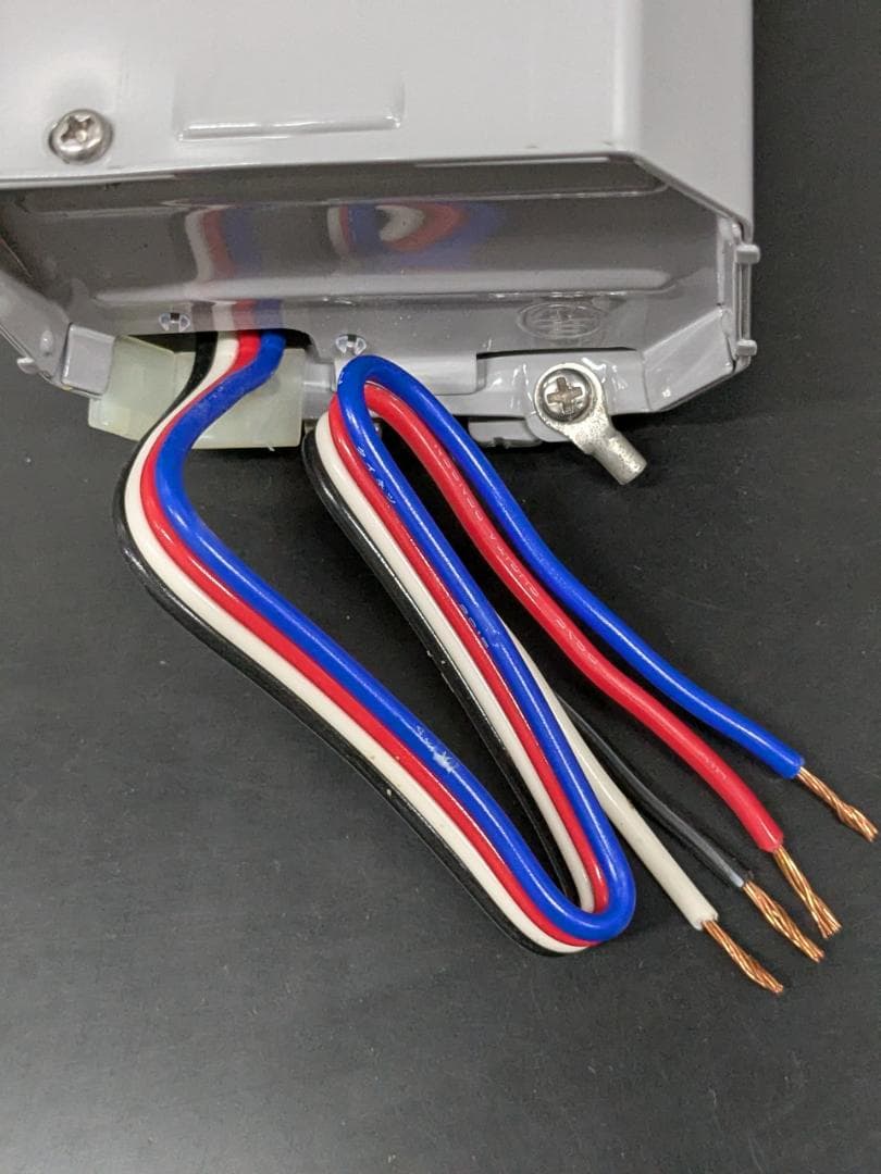 岩崎　水銀灯安定器400W H4CC2B352 1台　中古